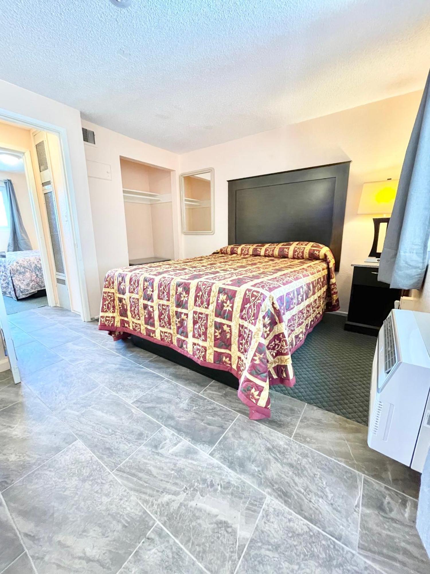 Royal Lodge Coalinga Εξωτερικό φωτογραφία