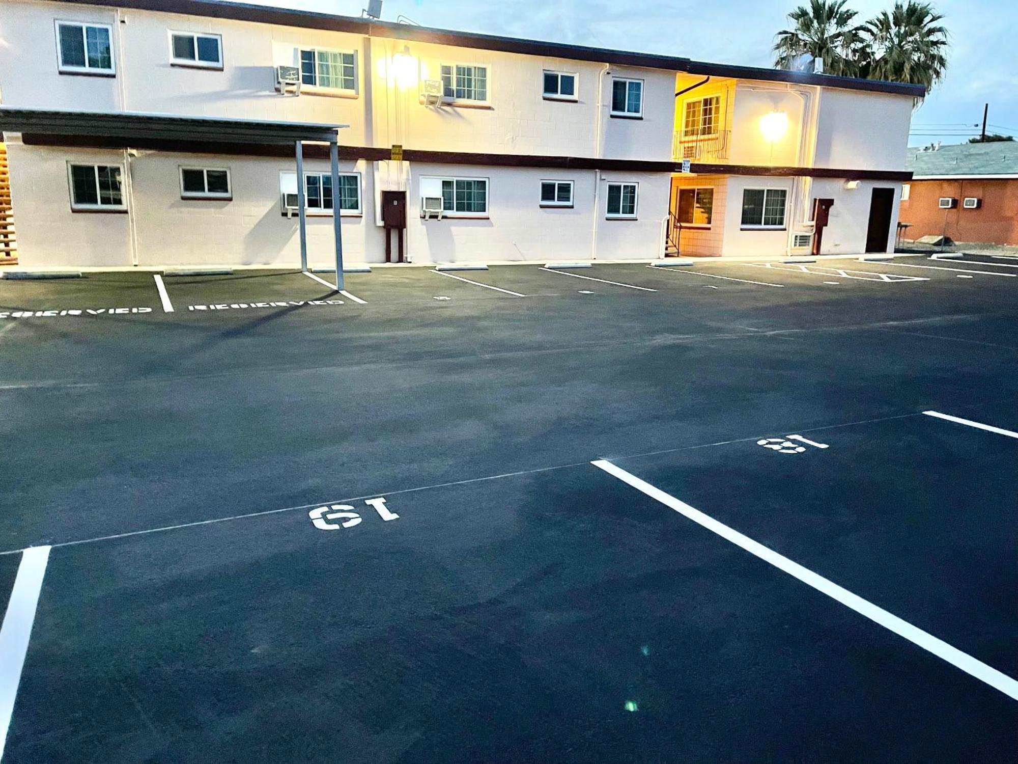 Royal Lodge Coalinga Εξωτερικό φωτογραφία